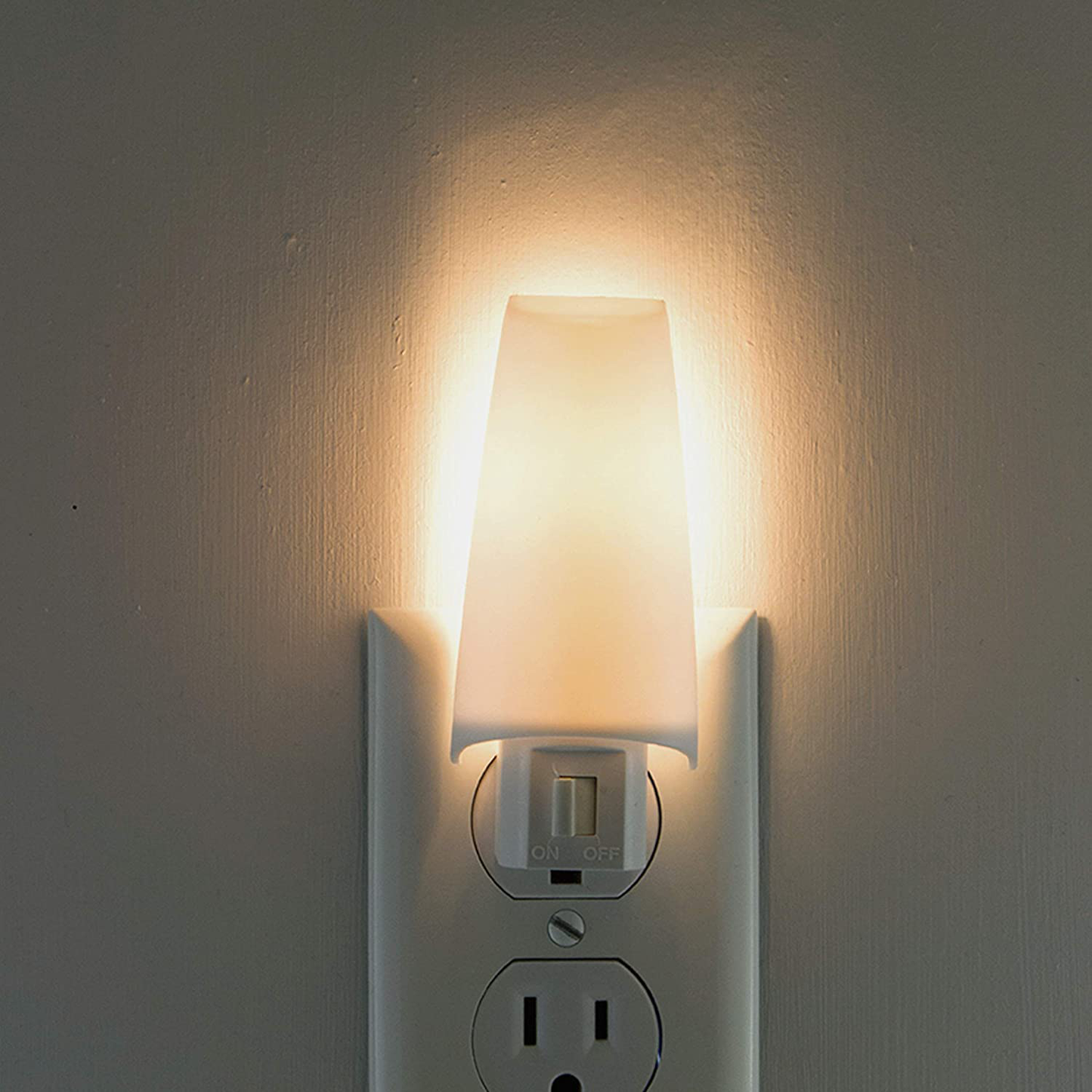 Lights by Night LED Plug-in Night Light, Manual On/Off, Energy Efficient, Soothing, Perfect for Living, Hallway, Kid’s Room, Nursery, Bedroom, Bathroom, Basement, 44941, 1 Pack, Classic Shade