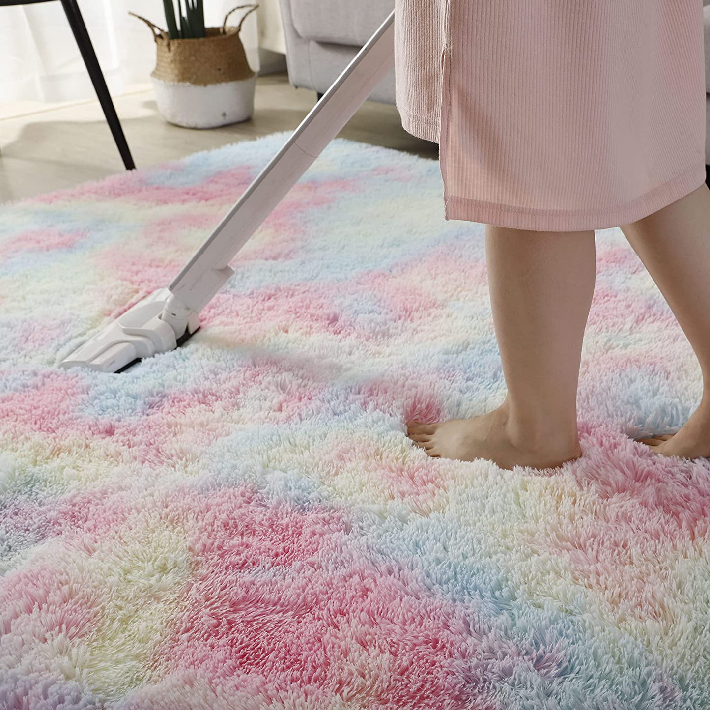 GKLUCKIN Shag Ultra Soft Area Rug, Non-Skid Fluffy 5'x8' Tie-Dyed Light Grey Fuzzy Indoor Faux Fur Rugs for Living Room Bedroom Nursery Decor Furry Carpet Kids Playroom