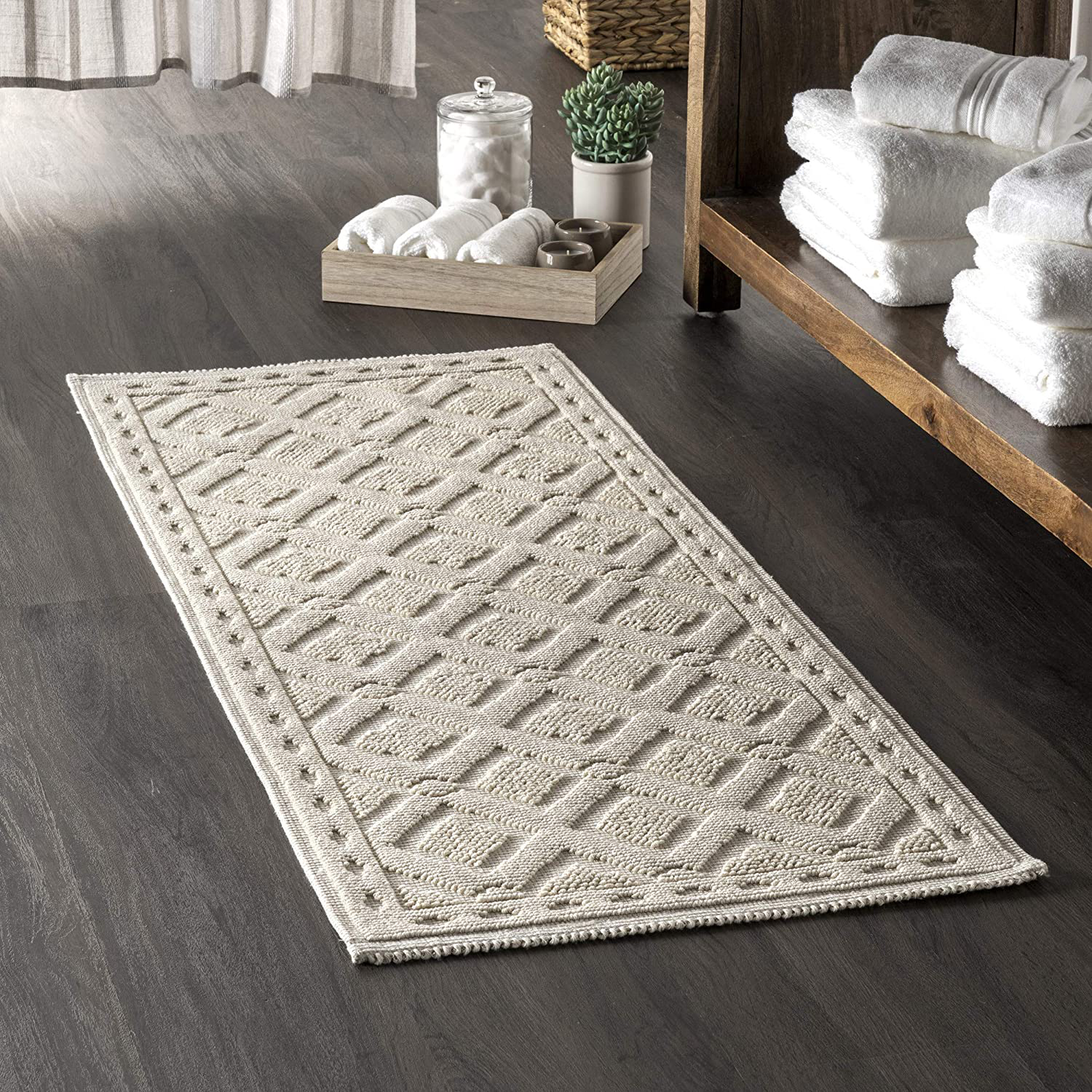 Textured Geometric Trellis Bath Mat