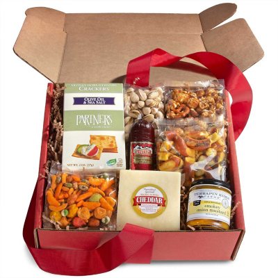Game Day Golden State Fruit & Savory Snack Gift Box