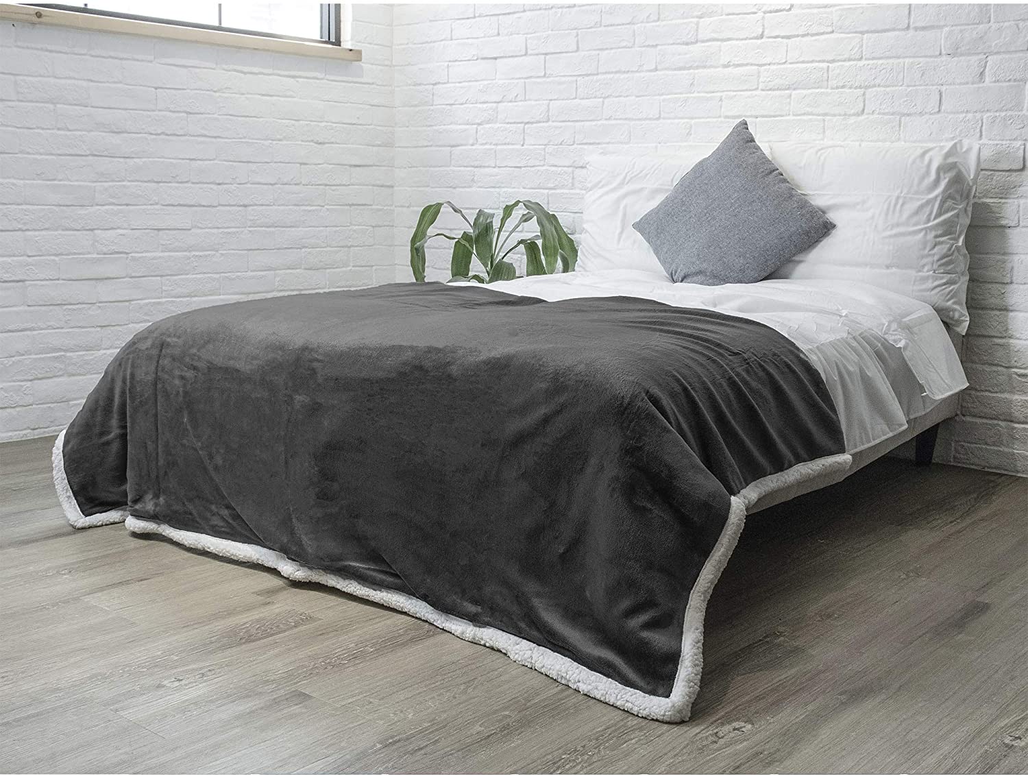 Twin Plush Sherpa Blanket