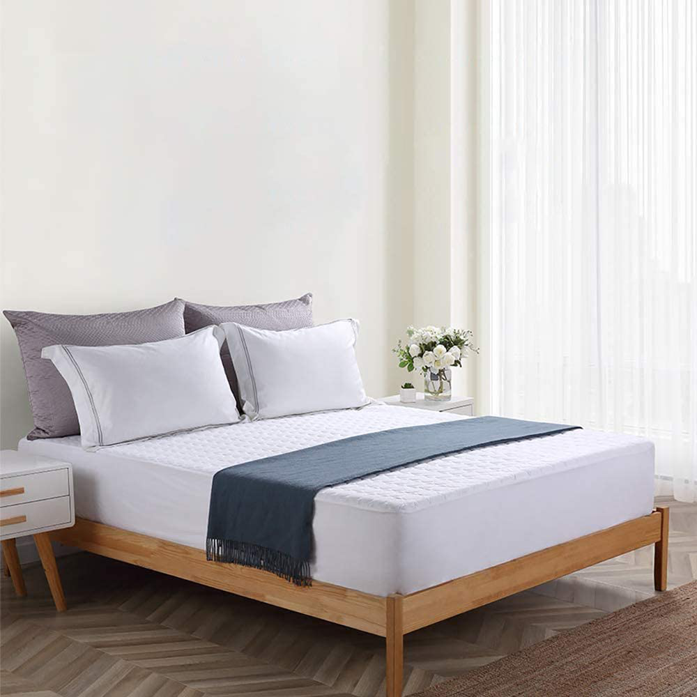 Bedecor Quilted Fitted Mattress Pad Super Water Absorption Deep Pocket to 18 Inches - King