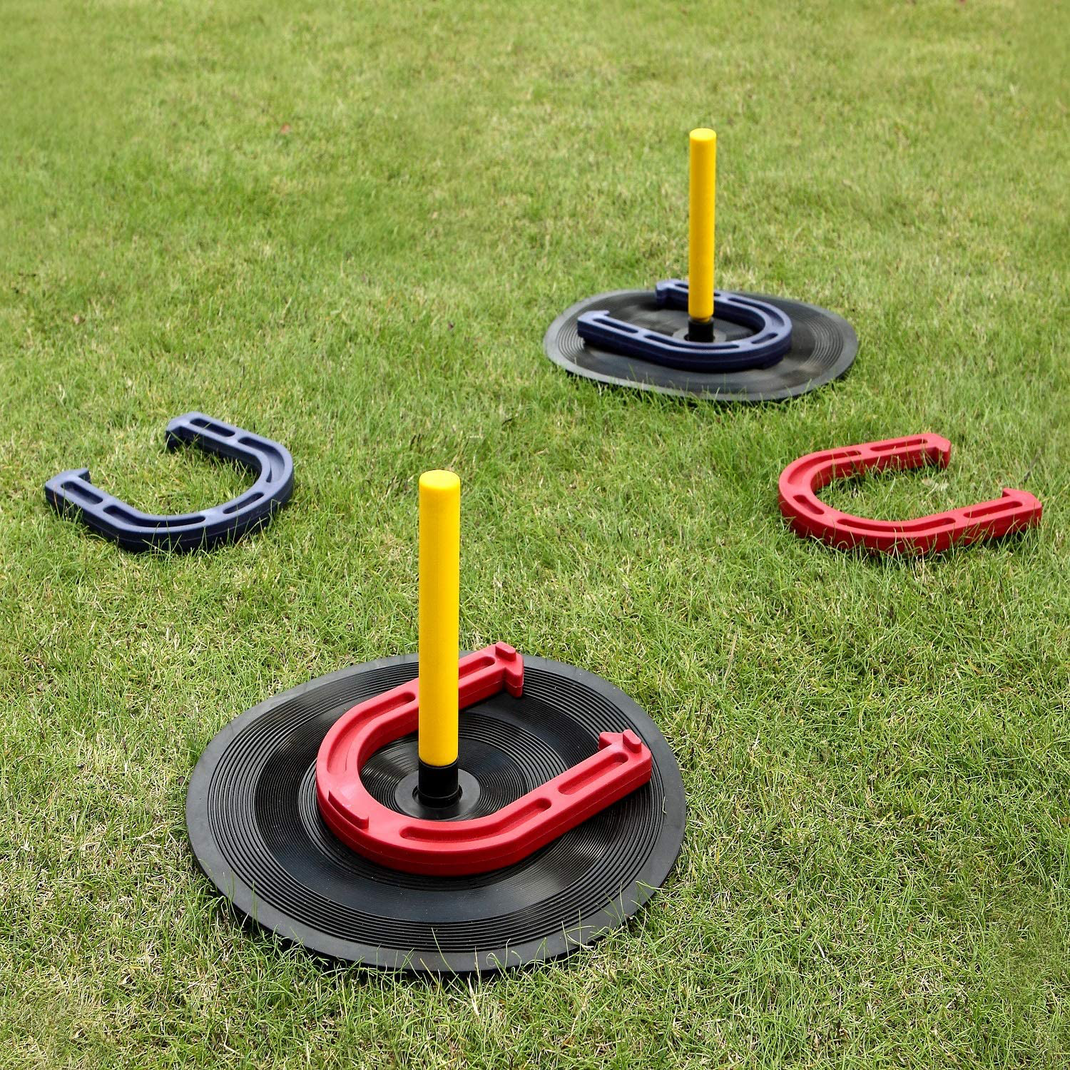 Win SPORTS Outdoor Indoor Rubber Horseshoes Set Includes 4 Horseshoes,2 Pegs,2 Rubber Mats,2 Red Plastic dowels,Beach Games Perfect for Tailgating,Camping,Backyard,Fun for Kids Adults