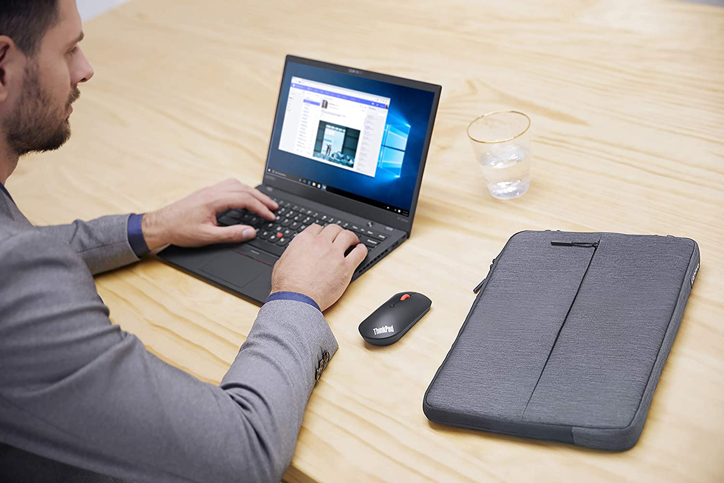 Lenovo Urban Laptop Sleeve for 15.6" Notebook, Water Resistant, Soft Padded Compartments, Accessory Storage, Reinforced Rubber Corners, Extendable Handle, GX40Z50942, Charcoal Grey
