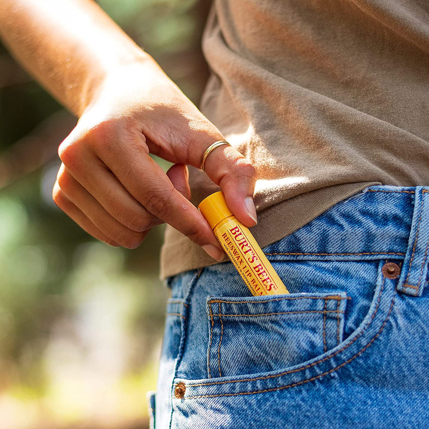 Burt's Bees 100% Natural Moisturizing Lip Balm, Original Beeswax with Vitamin E & Peppermint Oil – 4 Count