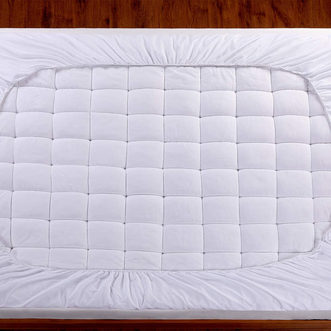 Twin Mattress Pad Cover Top with Stretches to 18” Deep Pocket Fits Up to 8”-21” Cooling White Bed Topper (Down Alternative, Twin Size)