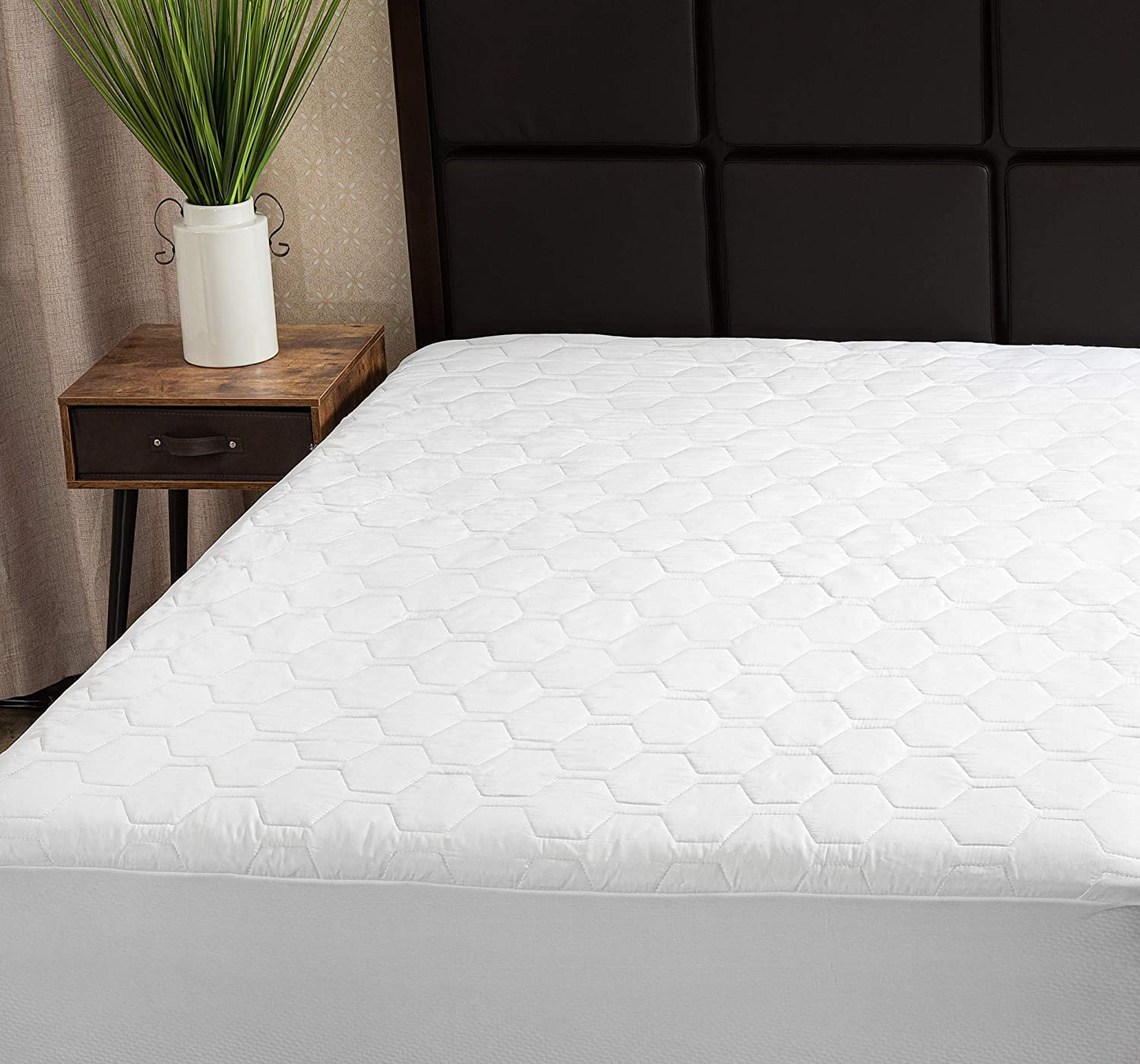 The Grand Mattress Pad Cover Fitted, Deep Pockets Bed Protection, Only Quality Fabrics Used & Breathable (Queen 60x80)