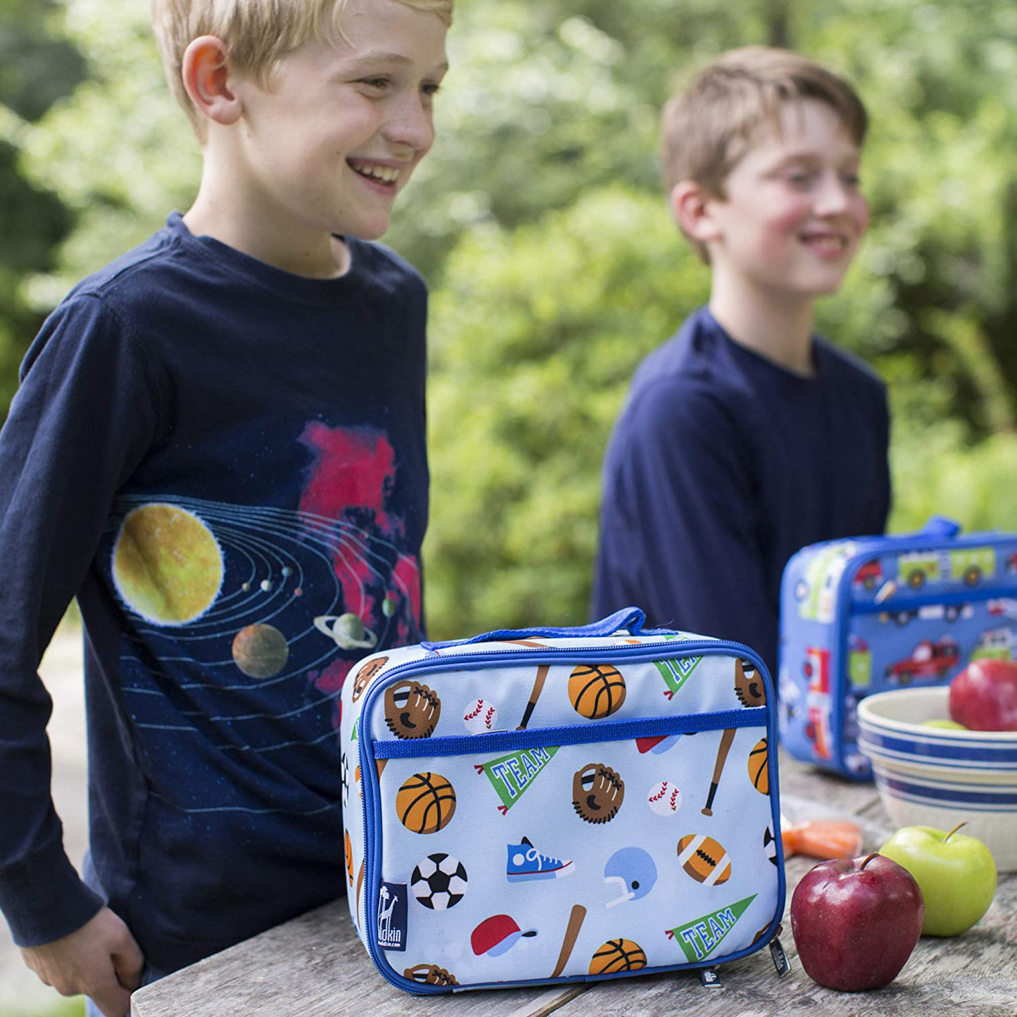 Wildkin Kids Insulated Lunch Box Bag for Boys and Girls, Perfect Size for Packing Hot or Cold Snacks for School & Travel, Measures 9.75x7x3.25 Inches, Mom's Choice Award Winner,BPA-free(Digital Camo)