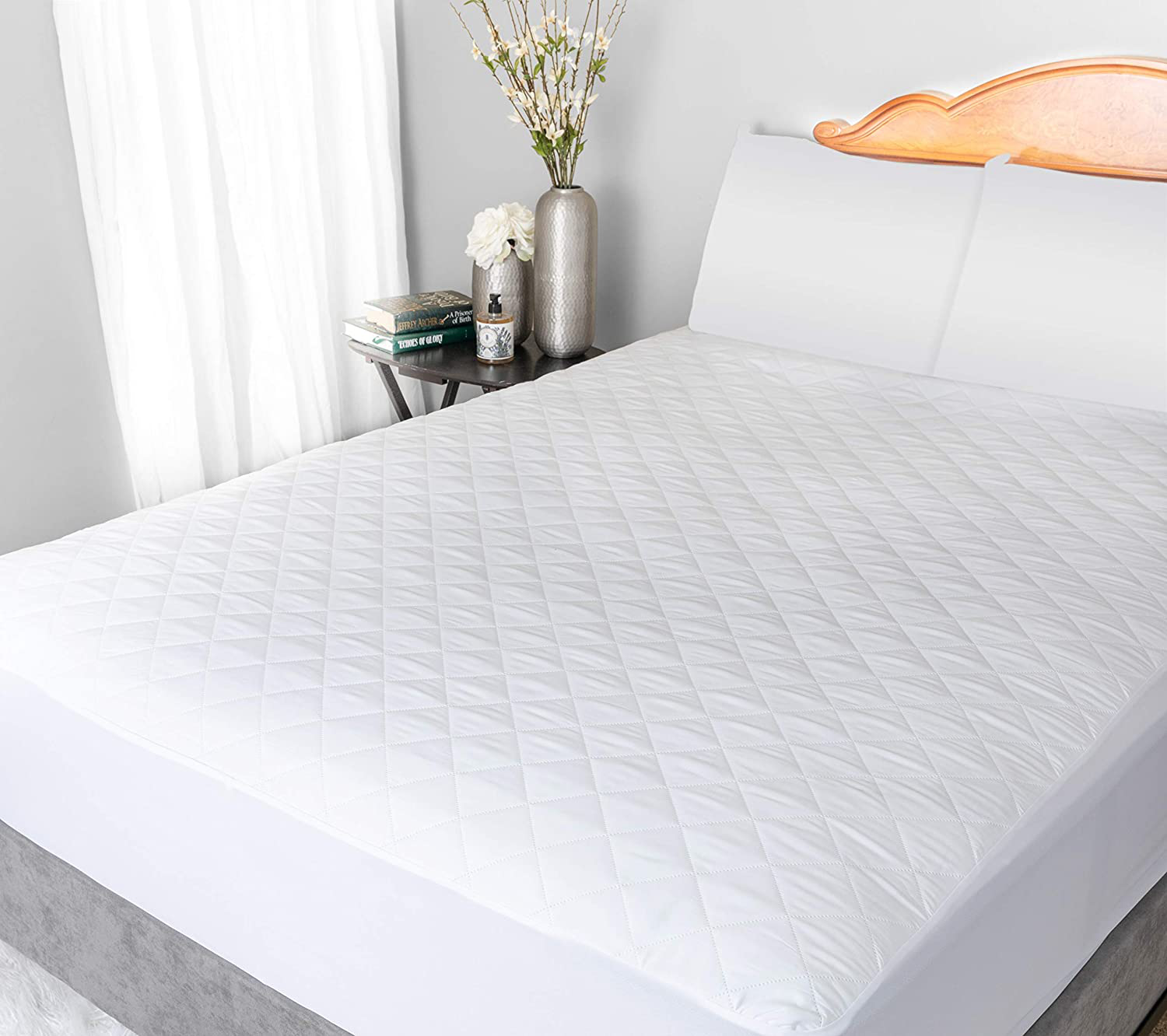 Quilted Mattress Pad - The Quilted Fabric is Comfortable and Thick Enough to Get a Restful Night Sleep. The Plush Mattress Topper Will Also Help Protect Your Mattress from Stains. (Full)