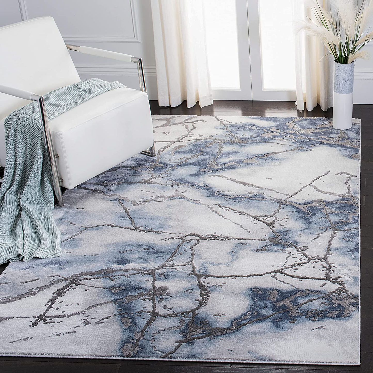 Safavieh Craft Collection CFT877L Modern Abstract Non-Shedding Stain Resistant Living Room Bedroom Area Rug, 4' x 4' Square, Grey / Blue