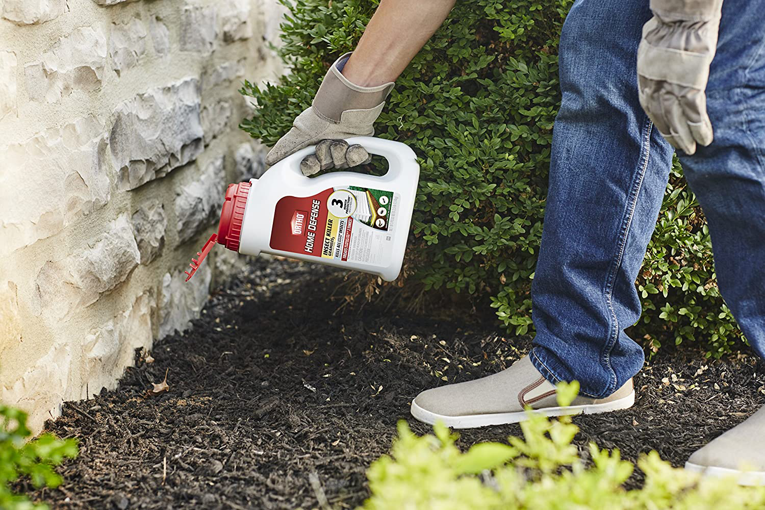 Ortho Home Defense Insect Killer for Lawn & Landscape Ready-to-Spray - Treats up to 5,300 sq. ft, Kills Ants, Ticks, Mosquitoes, Fleas & Spiders, Starts Killing Within Minutes, 32 oz.