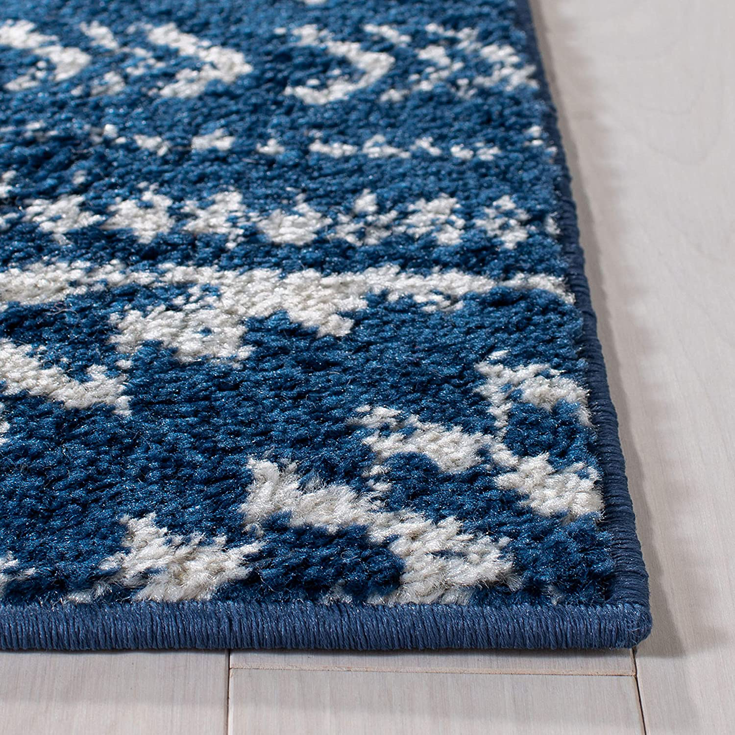 Safavieh Tulum Collection TUL272D Moroccan Boho Tribal Non-Shedding Stain Resistant Living Room Bedroom Runner, 2' x 19' , Ivory / Navy