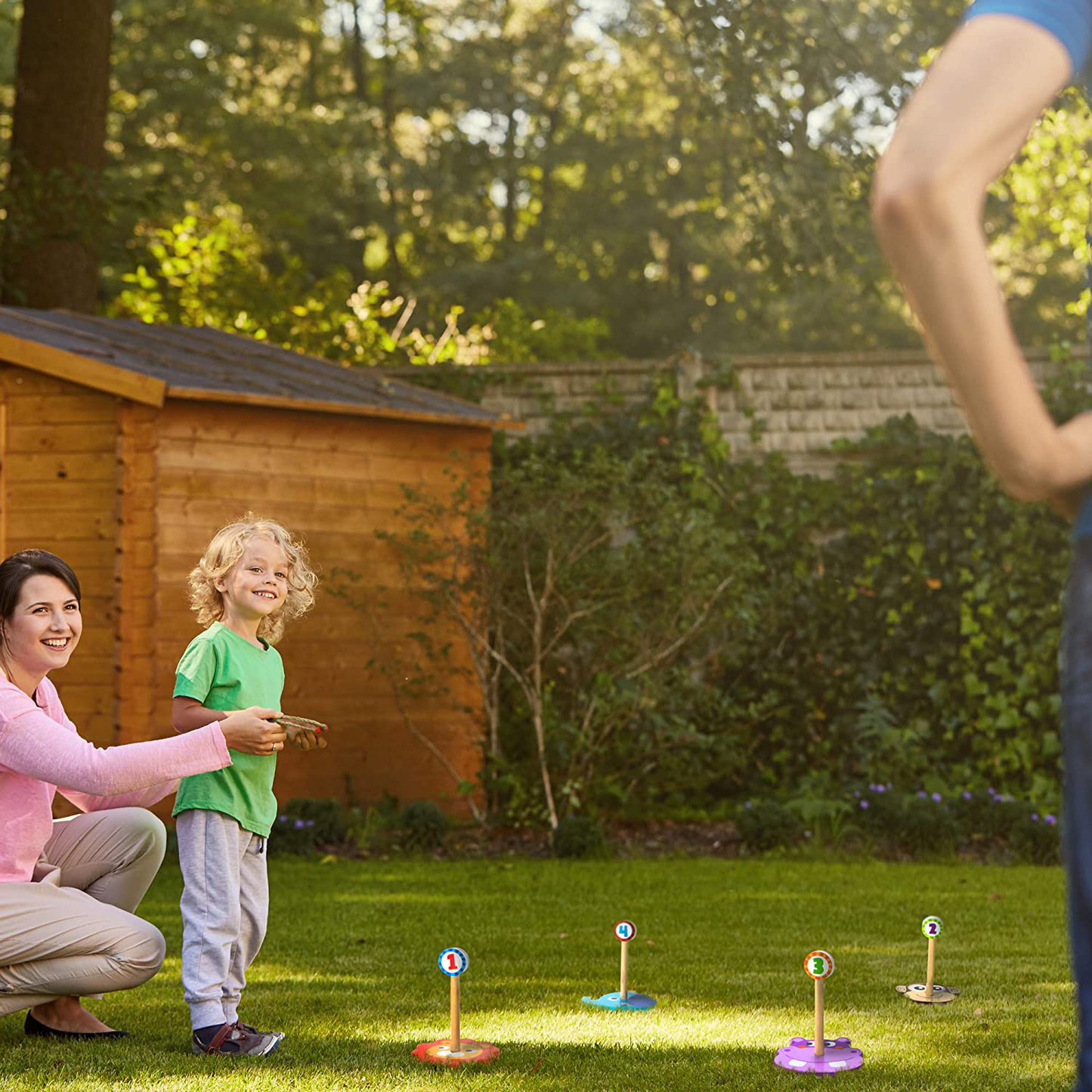 Imagination Generation Jungle Ring Toss Game, Indoor/Outdoor Family Fun with 4 Wooden Zoo Animal Targets