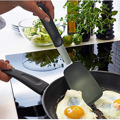 Silicone Spatulas for Nonstick Cookware, GEEKHOM 600F Heat Resistant Extra Large and Wide Flexible Spatulas Rubber Turners, Kitchen Cooking Utensils Set for Pancake, Eggs, Fish, Omelet(4 Pack, Black)