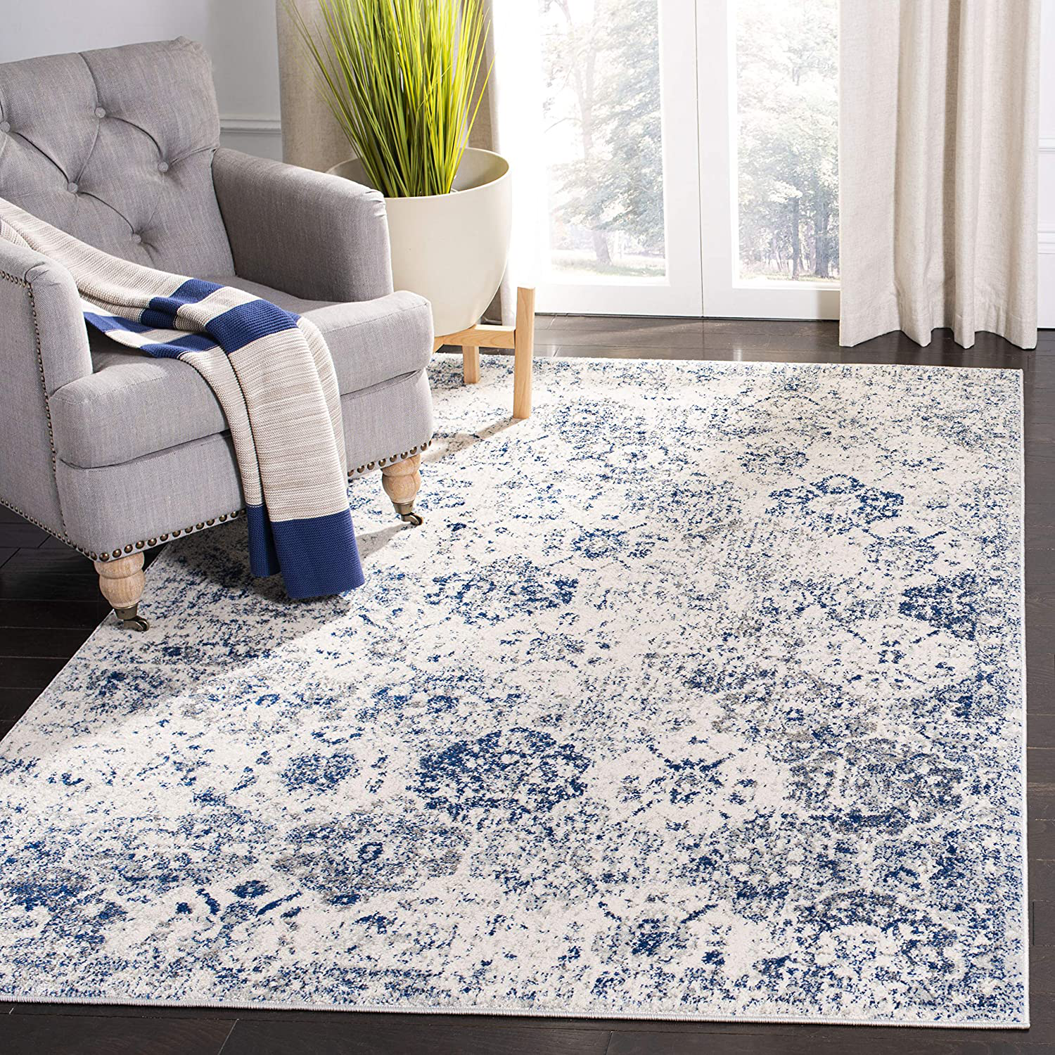 Safavieh Madison Collection MAD611C Boho Chic Floral Medallion Trellis Distressed Non-Shedding Stain Resistant Living Room Bedroom Area Rug, 4' x 4' Square, White / Royal Blue