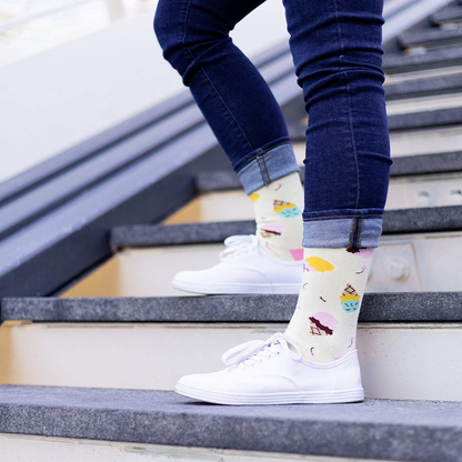 If You Can Read This, Bring Me Some - Funny Food Socks Novelty Christmas Gift & Secret Santa Idea For Men and Women