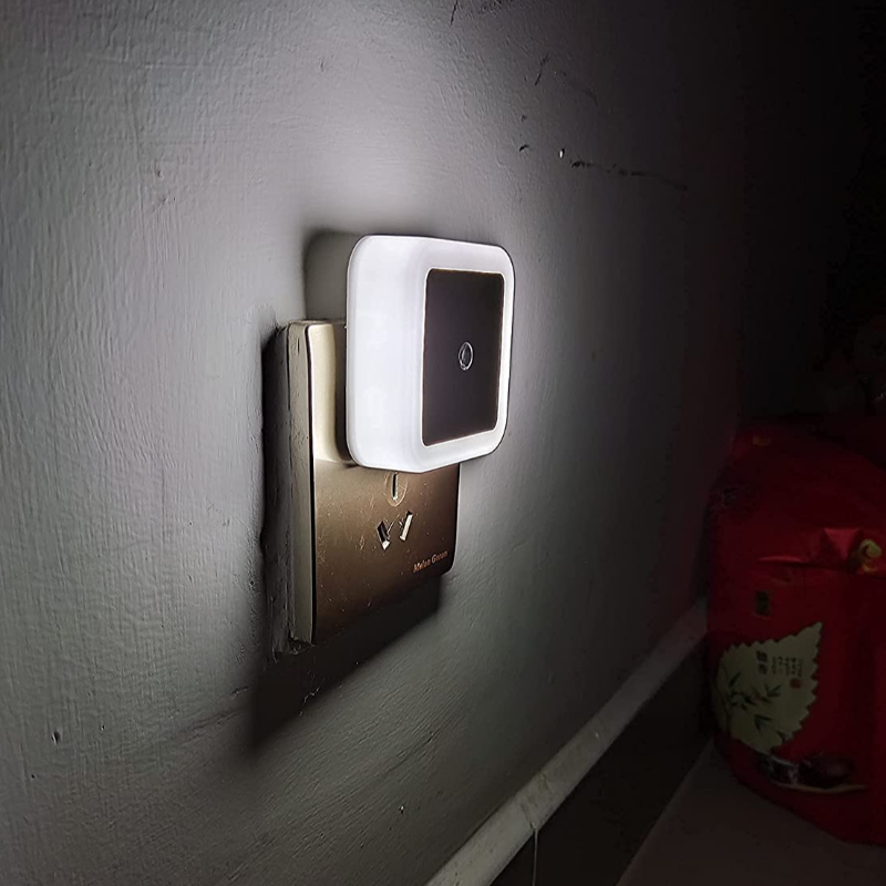 6 Pack LED Night Lights - Super Smart Dusk to Dawn Sensor
