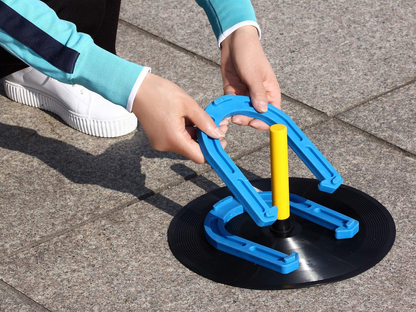 Win SPORTS Outdoor Indoor Rubber Horseshoes Set Includes 4 Horseshoes,2 Pegs,2 Rubber Mats,2 Red Plastic dowels,Beach Games Perfect for Tailgating,Camping,Backyard,Fun for Kids Adults