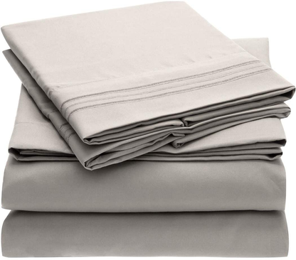 Mellanni Bed Sheet Set - Brushed Microfiber 1800 Bedding - Wrinkle, Fade, Stain Resistant - 3 Piece (Twin, Baby Blue)