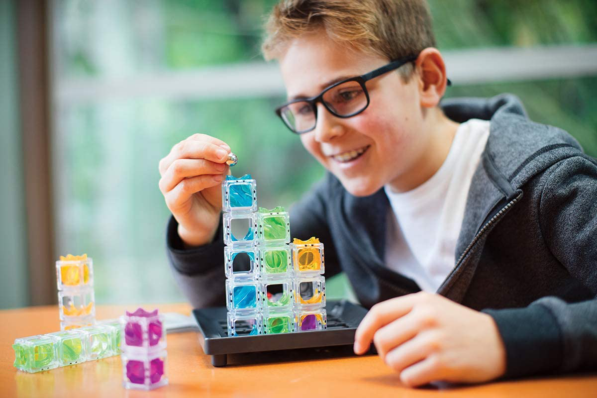 Think Fun Laser Maze (Class 1) Brain Game and STEM Toy for Boys and Girls Age 8 and Up – Award Winning and Mind Challenging Game for Kids (44001014)