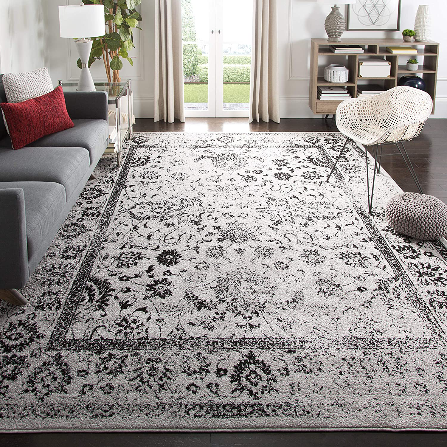 Safavieh Adirondack Collection ADR109B Oriental Distressed Non-Shedding Living Room Bedroom Accent Area Rug, 4' x 6', Grey / Black