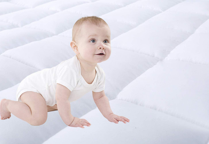 NALUKA Mattress Pad with Fitted Skirt, King Size Full Down Alternative Fiber Luxurious Mattress Topper Ultra Soft Mattress Protector （76''x80''）