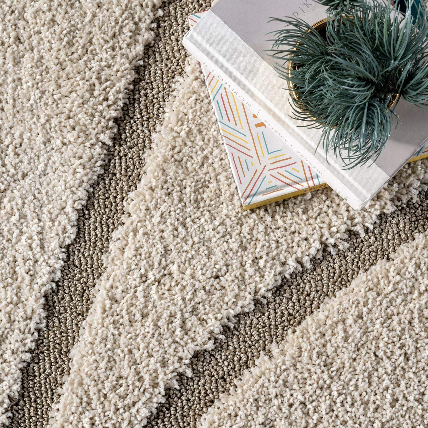 nuLOOM Carolyn Cozy Soft & Plush Shag Runner Rug, 2' 8" x 8', Dark Grey