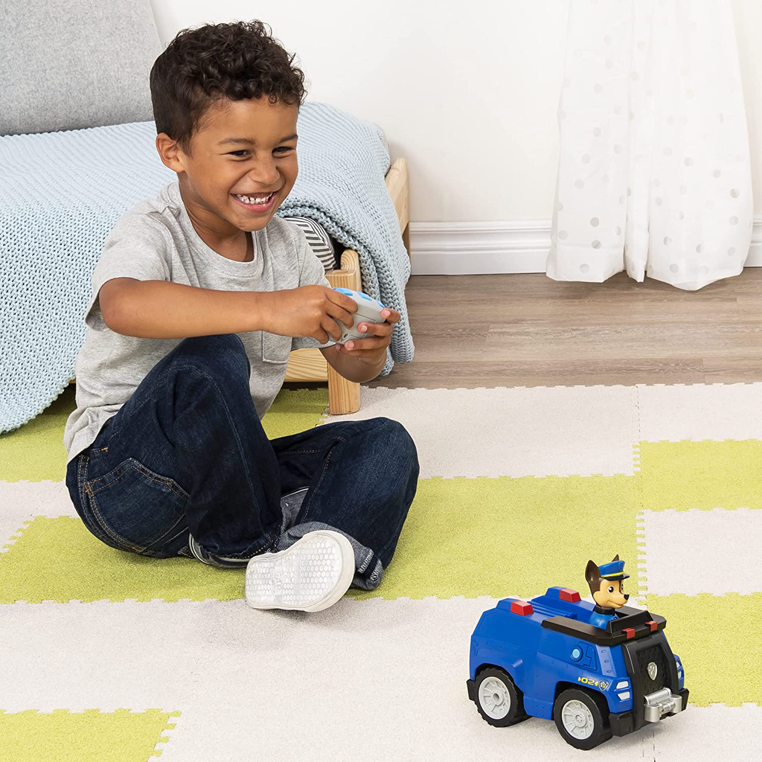 Paw Patrol, Chase Remote Control Police Cruiser with 2-Way Steering, for Kids Aged 3 and Up