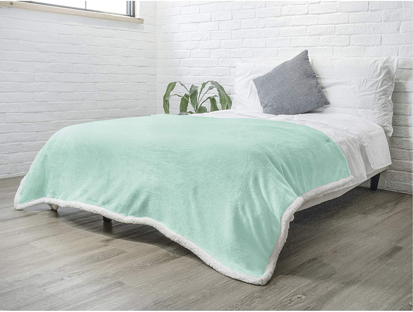 Twin Plush Sherpa Blanket