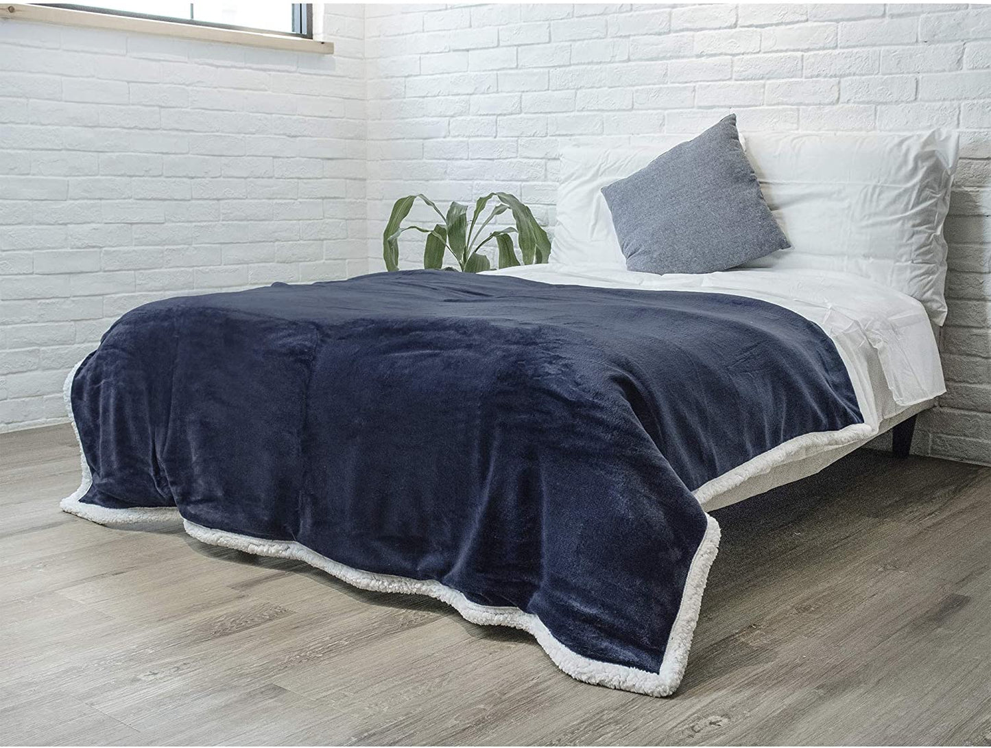 Twin Plush Sherpa Blanket