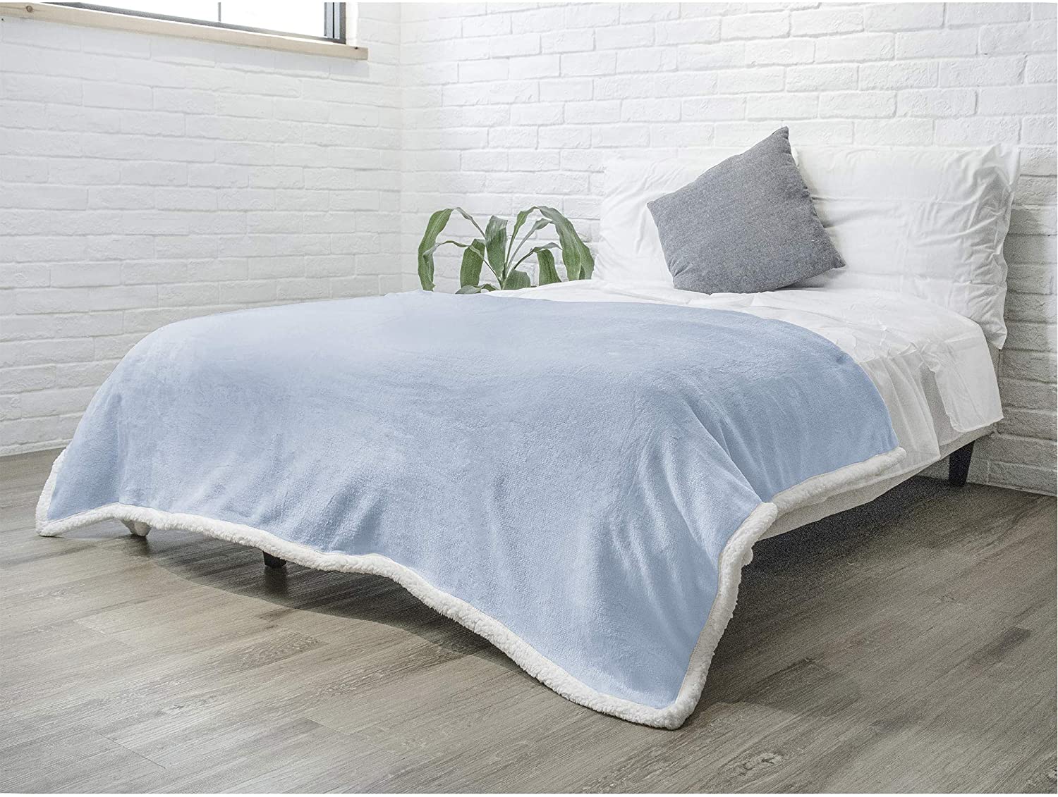 Twin Plush Sherpa Blanket