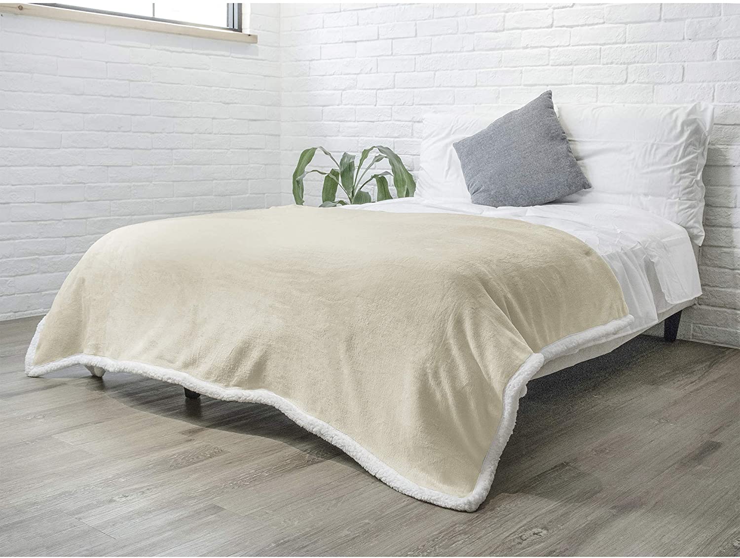 Twin Plush Sherpa Blanket