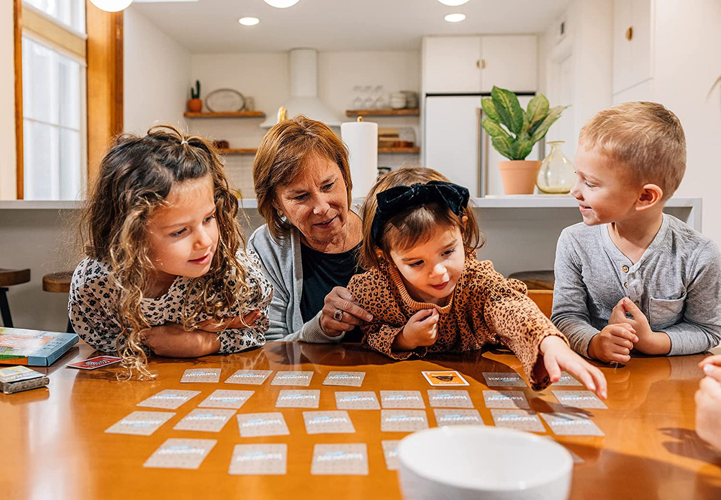 Hoyle 6 in 1 Fun Pack - Kids Card Games - Ages 3 & Up - Memory, Go Fish, Crazy Eights, Old Maid, Matching, Slap Jack