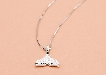 Shuangshuo Ethnic Whale Tail Pendant Necklace for Women Lovely Mermaid Tail Choker Necklace Mermaid Long Chain Necklace collier