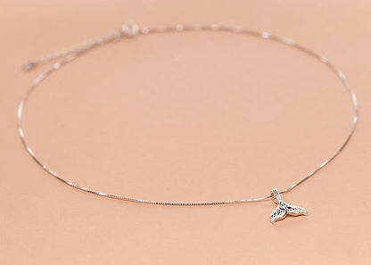Shuangshuo Ethnic Whale Tail Pendant Necklace for Women Lovely Mermaid Tail Choker Necklace Mermaid Long Chain Necklace collier